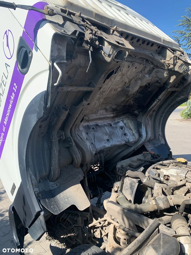 Nissan CABSTAR NT400 - 24