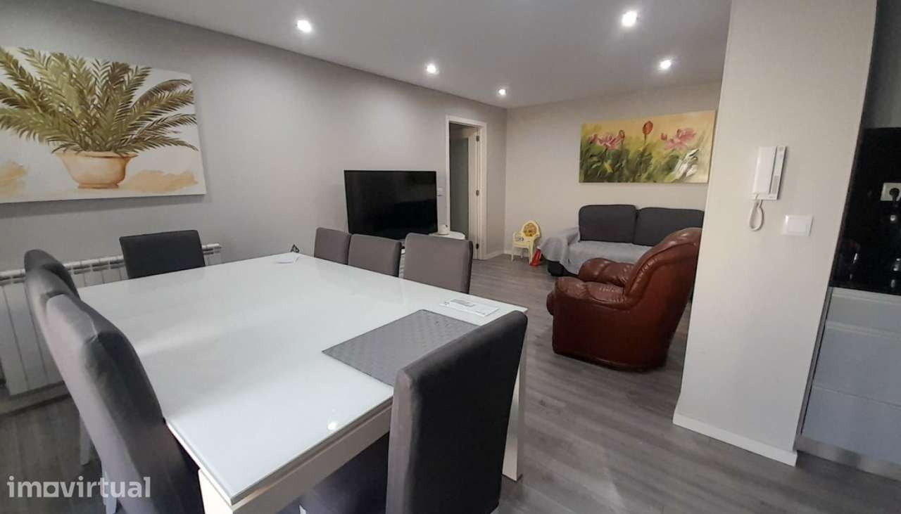 Venda de Apartamento T2 no centro da cidade, na Póvoa de Varzim - Grande imagem: 2/8