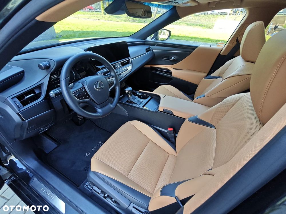 Lexus ES 300h Business Edition - 3