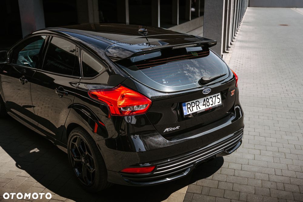 Ford Focus 2.0 EcoBoost ST mit Leder-Sport-Paket - 4