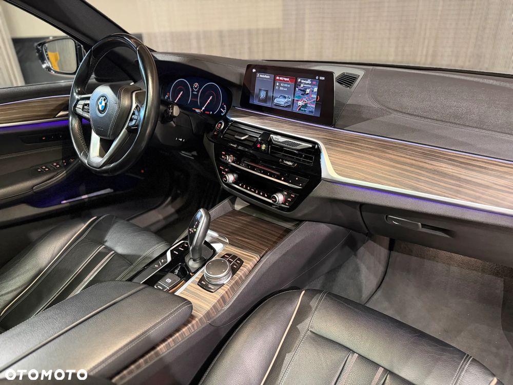 BMW Seria 5 520d Luxury Line - 10