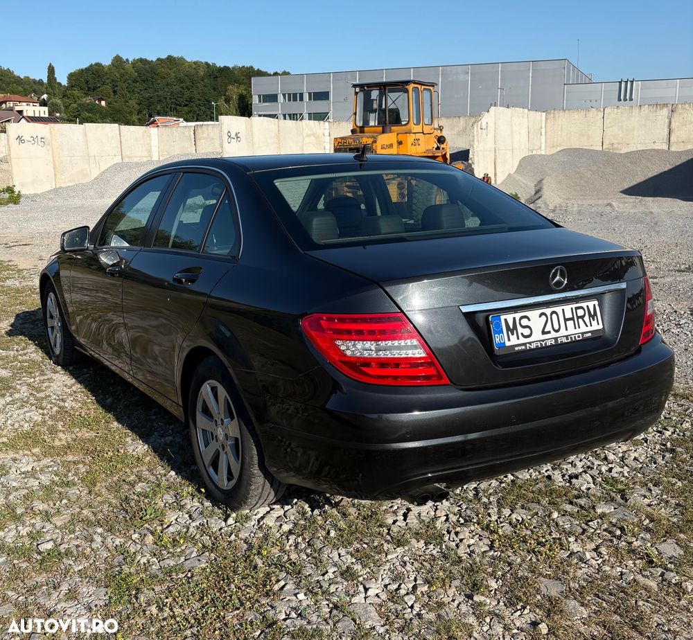 Mercedes-Benz C - 4