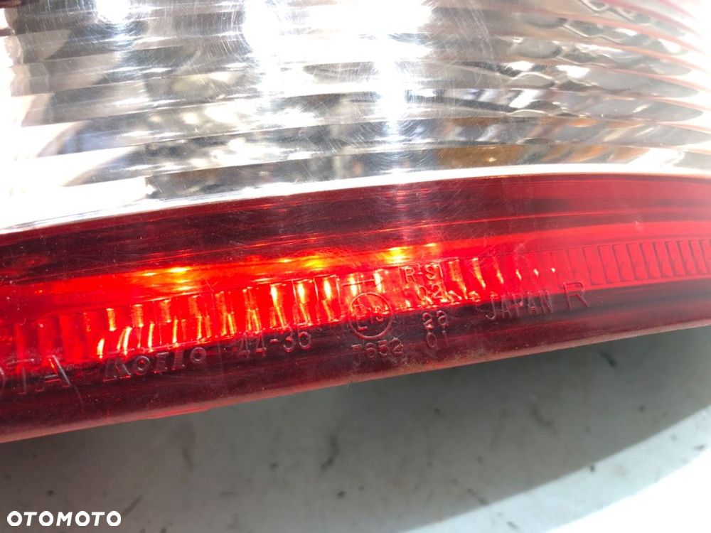 LAMPA PRAWY TYŁ - 72.00 PLN - TOYOTA AVENSIS VERSO (_M2_) 2001 - 2011 2.0 D (CLM20_) 85 kW [116 KM] - 4