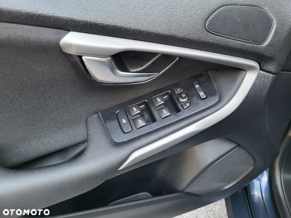 Volvo V40 D2 - 8