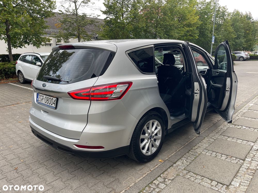 Ford S-Max - 16