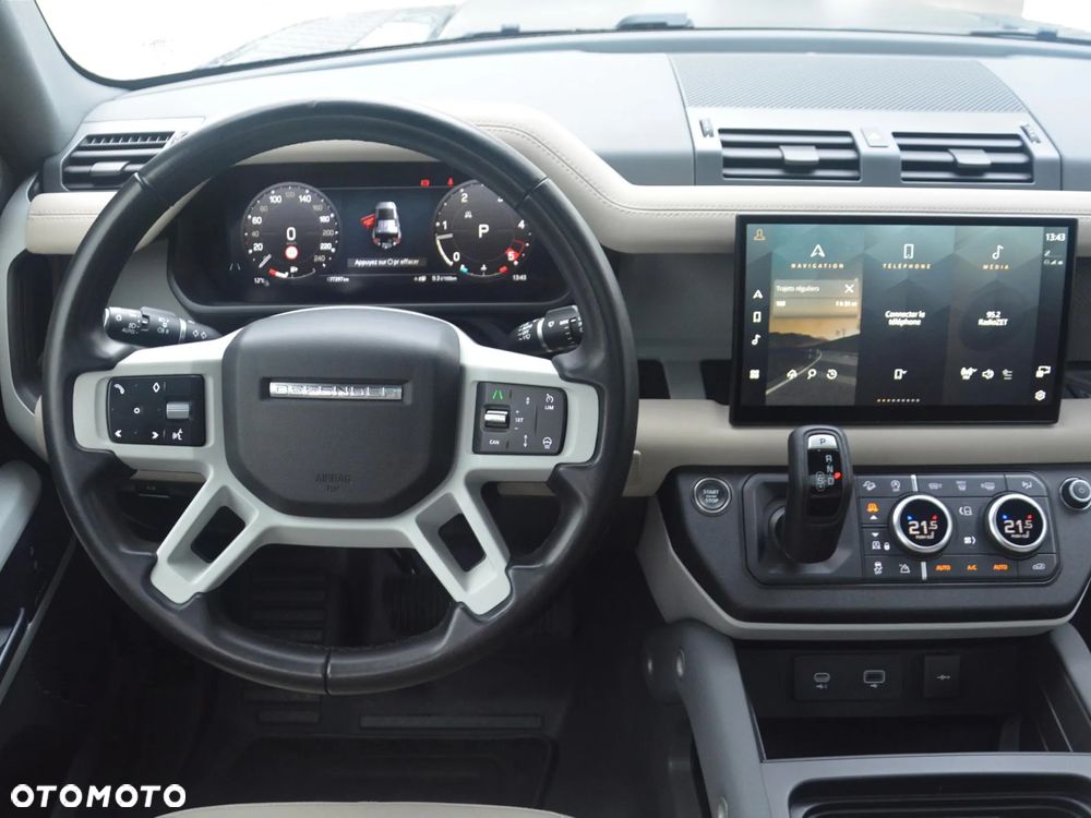 Land Rover Defender 110 D250 SE - 8