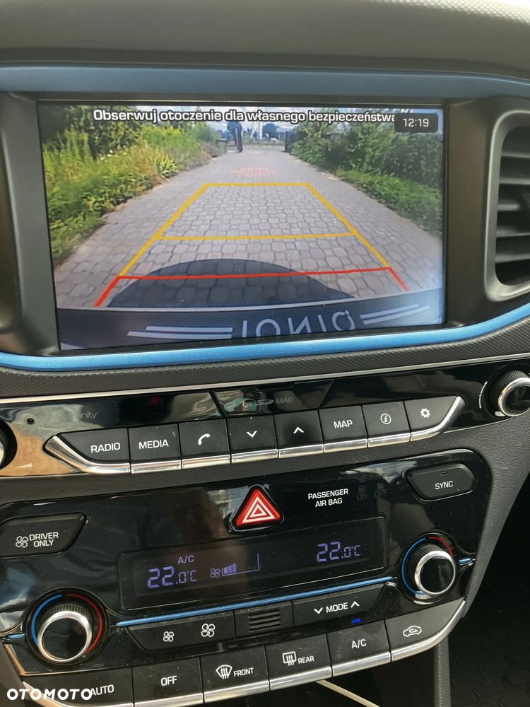 Hyundai IONIQ Hybrid Business - 13