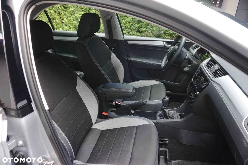Skoda RAPID 1.0 TSI Ambition - 18