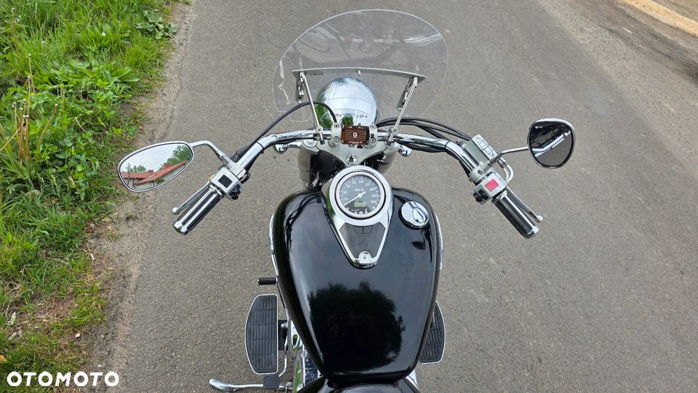 Suzuki Intruder - 16