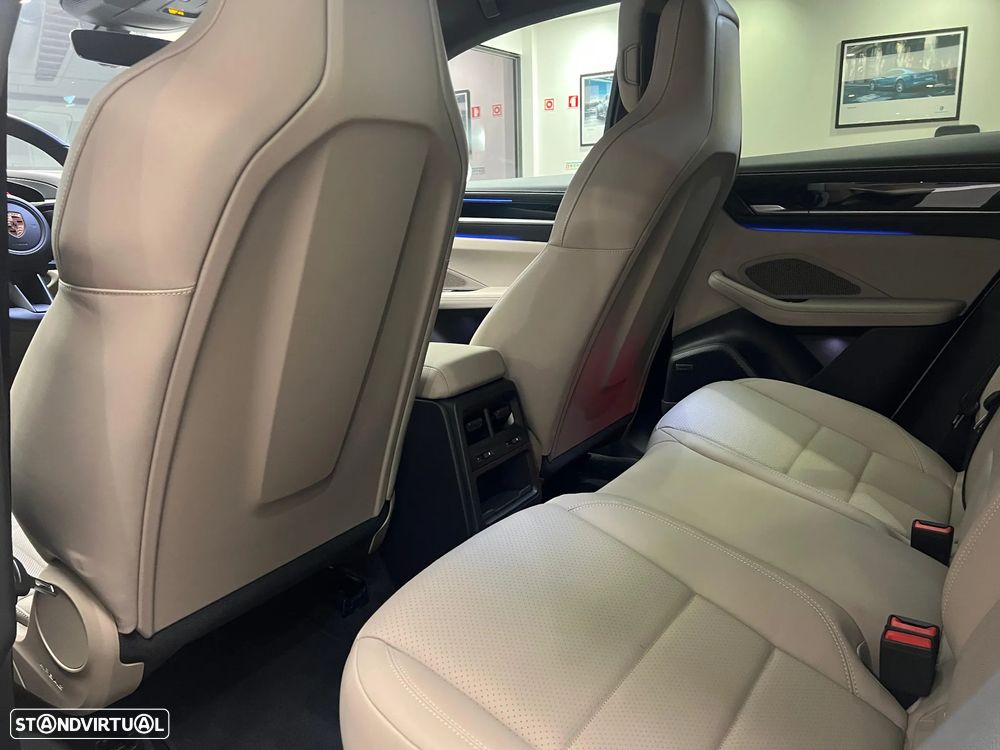 Porsche Macan Electric 4 - 33