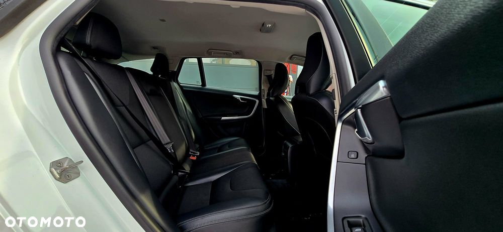 Volvo V60 T3 Momentum - 7