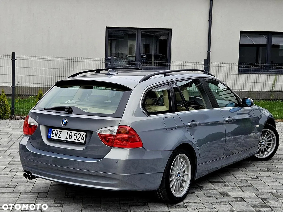 BMW Seria 3 330xd DPF Touring - 12