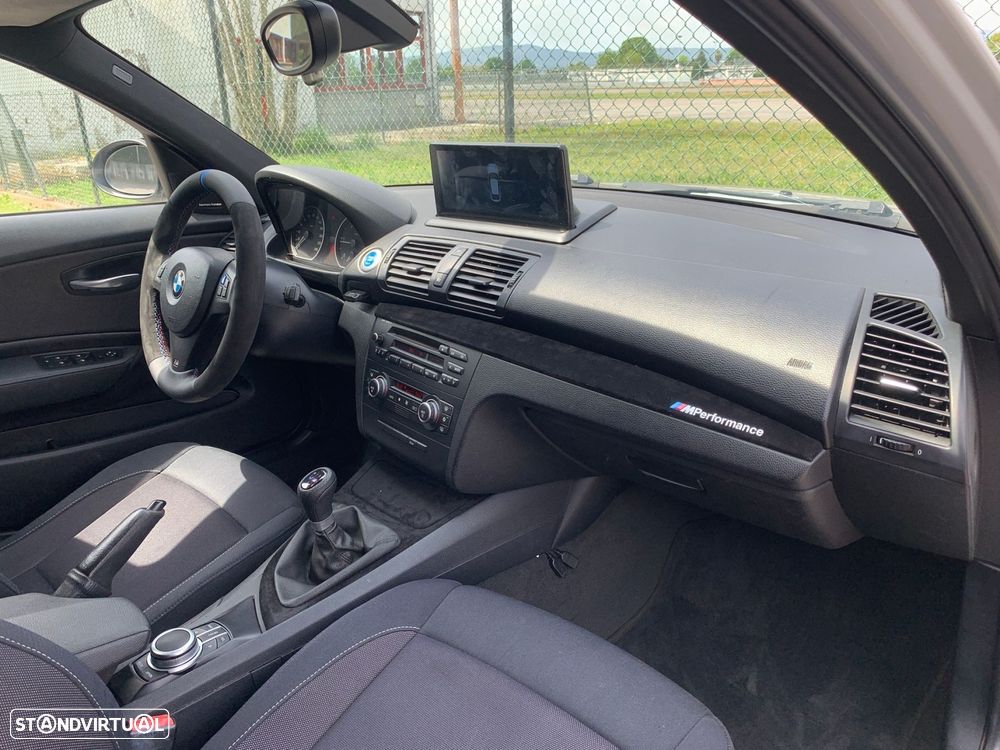 BMW 118 d Pack M - 18