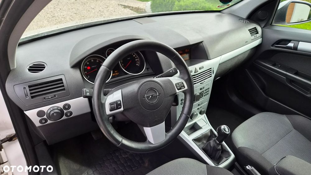Opel Astra 1.8 Innovation - 18
