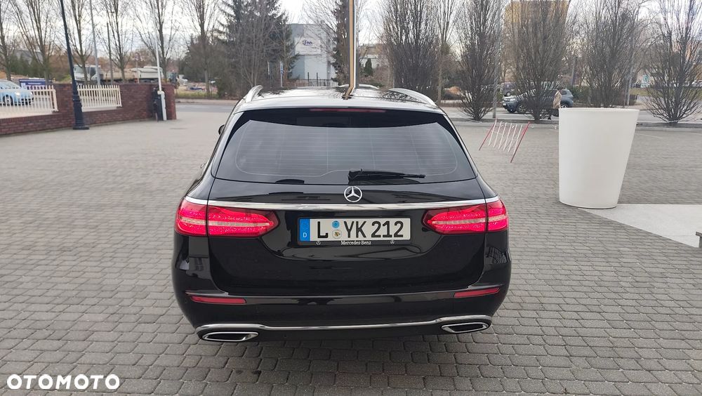 Mercedes-Benz Klasa E 220 d Business Edition 9G-TRONIC - 24
