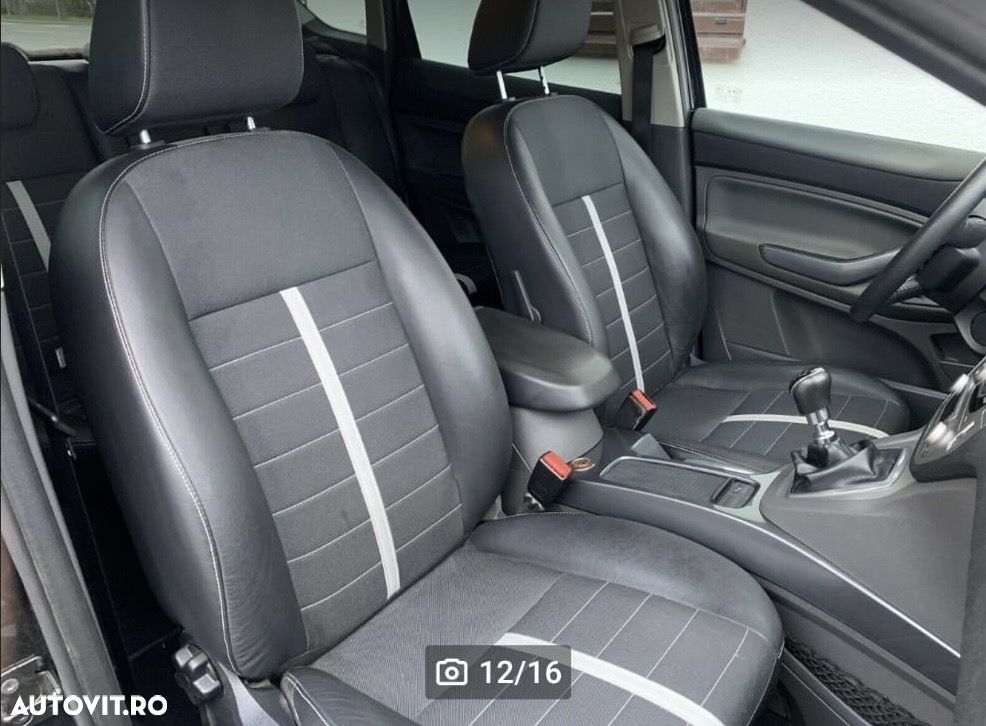 Ford Kuga 2.0 TDCi 2x4 Titanium - 4