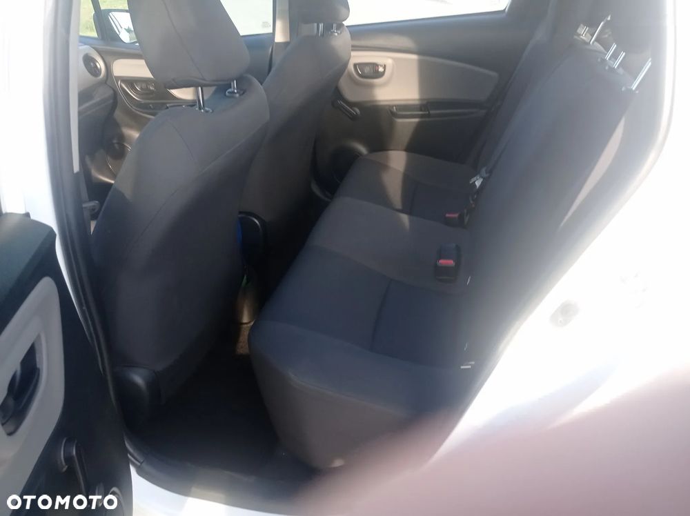Toyota Yaris - 12