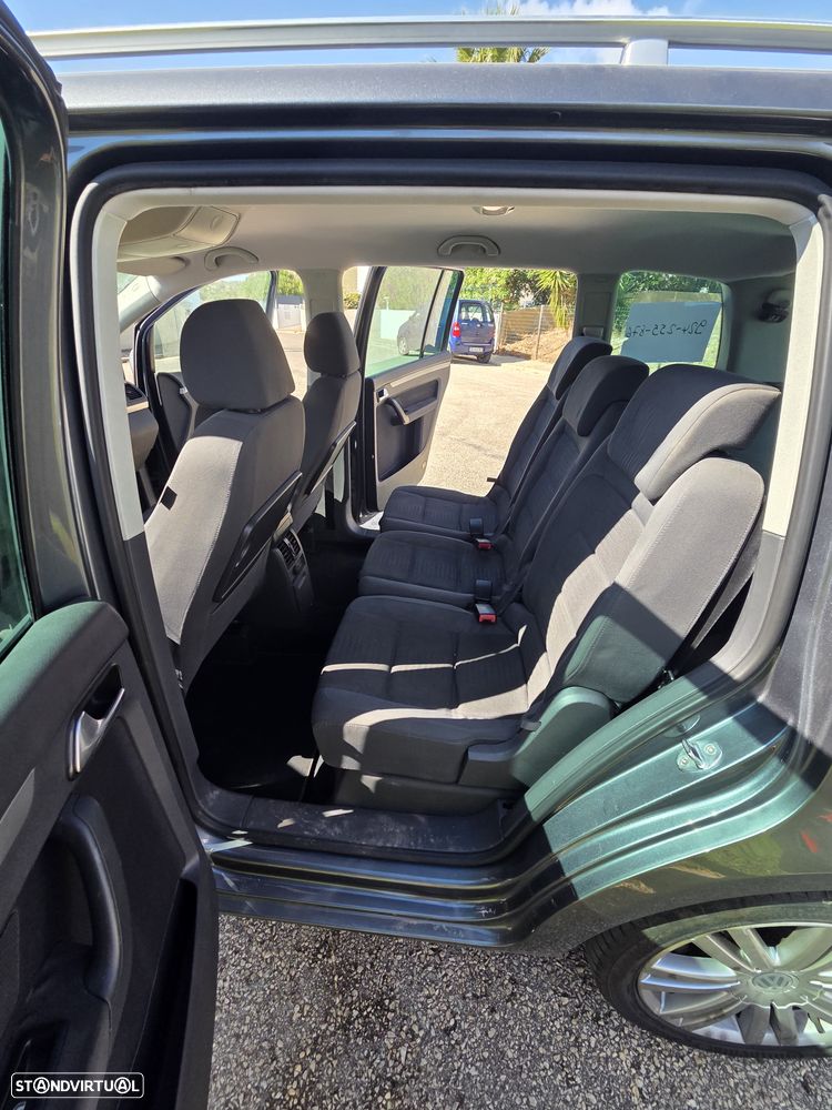 VW Touran 2.0 TDI Highline DSG 7L - 8