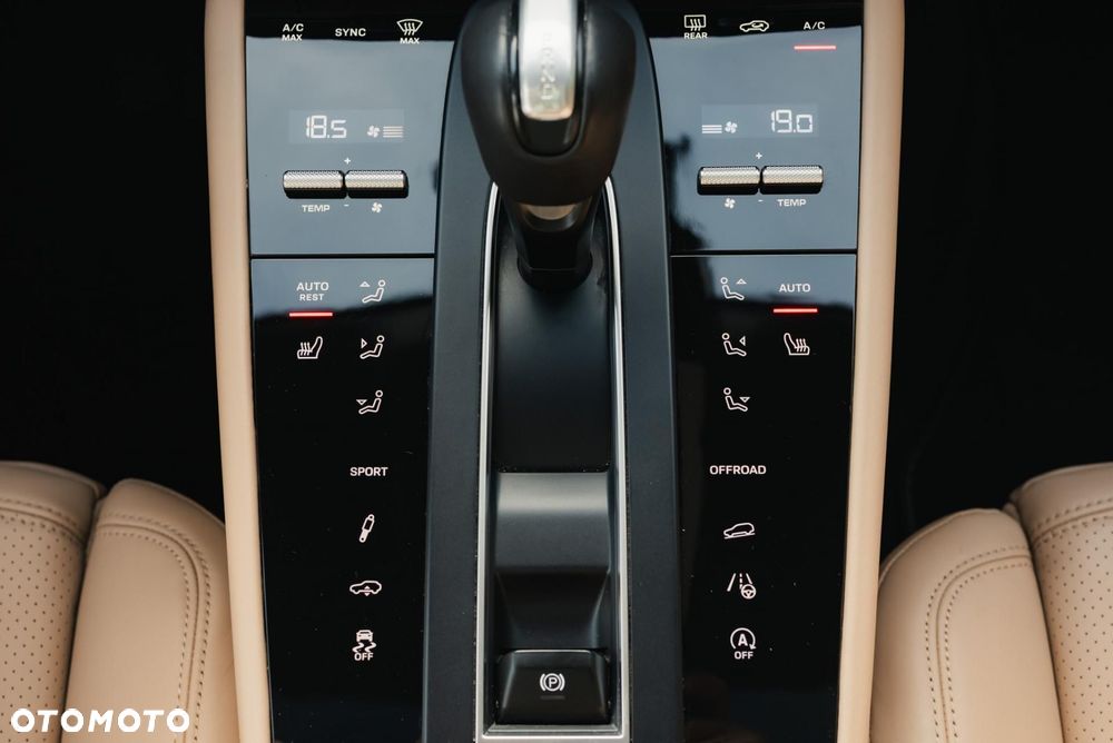 Porsche Macan Standard - 21