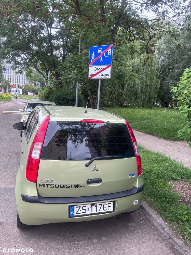 Mitsubishi Colt - 2