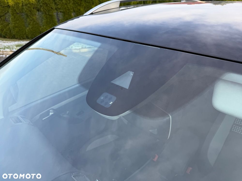 Volkswagen Touran 2.0 TDI DPF Comfortline - 24