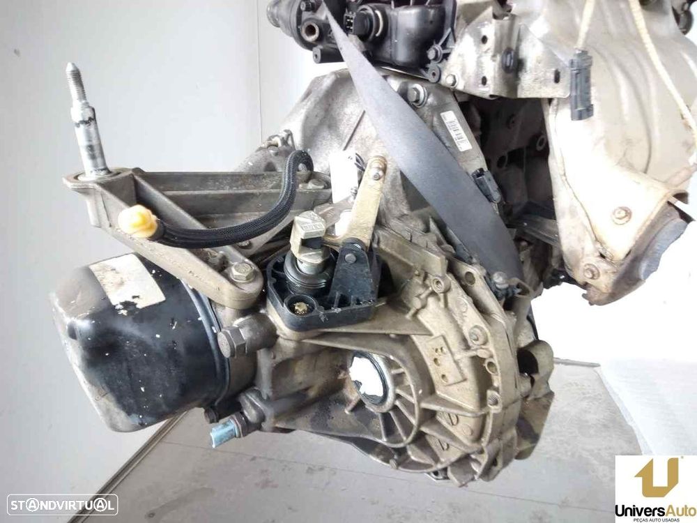 CAIXA VELOCIDADES RENAULT CLIO III 2006 -JH3172 - 2