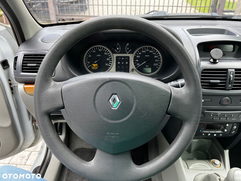 Renault Clio 1.6 16V Initiale - 17