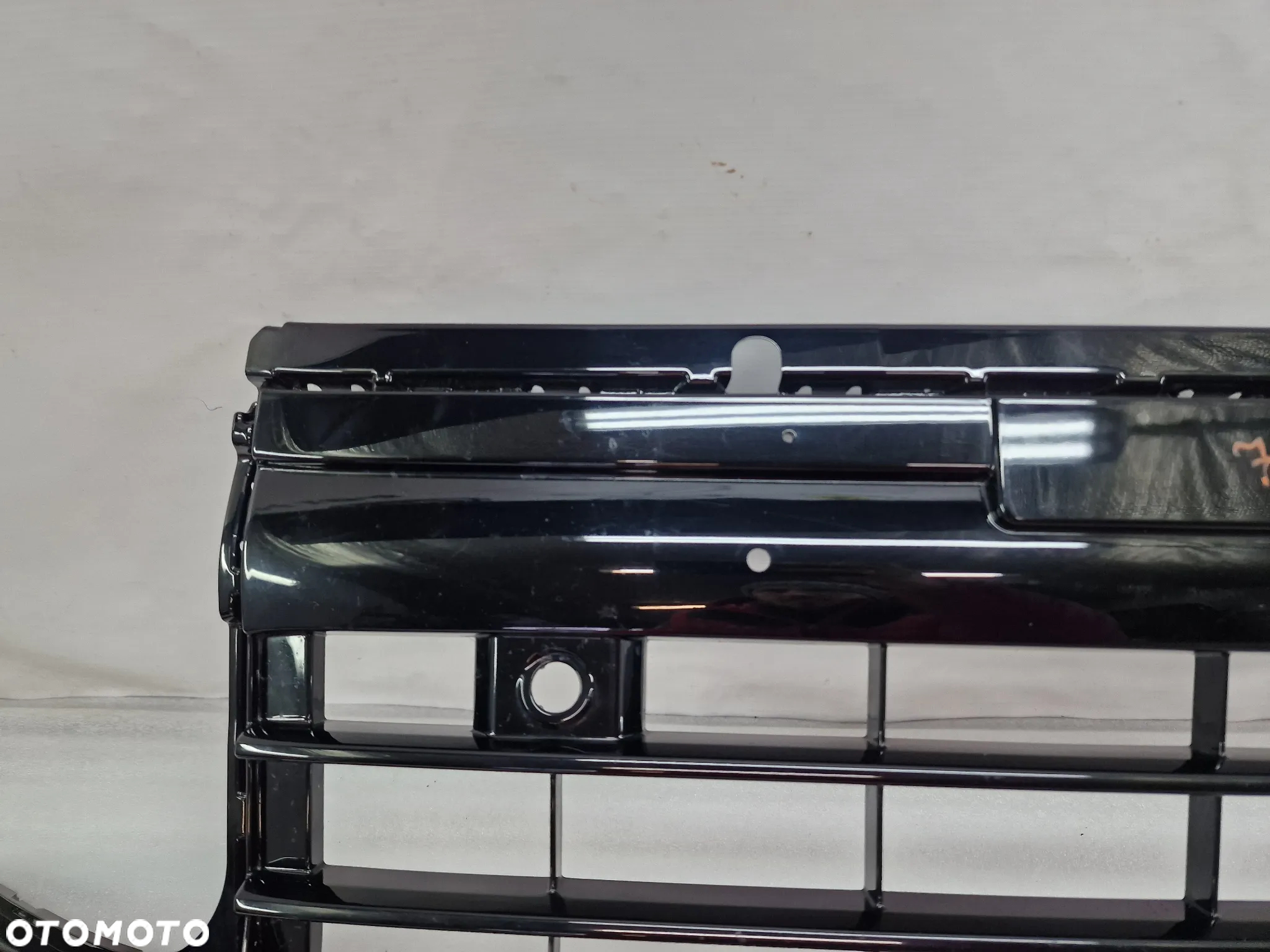 VW TAIGO R-LINE RLINE 2G7 21- KRATKA ŚRODKOWA ZDERZAKA PRZEDNIEGO PRZÓD , NR 2G7853671D / 2G7853671 D / 2G7853677C / 2G7853677 C , NR AUKCJI GL700 - 4