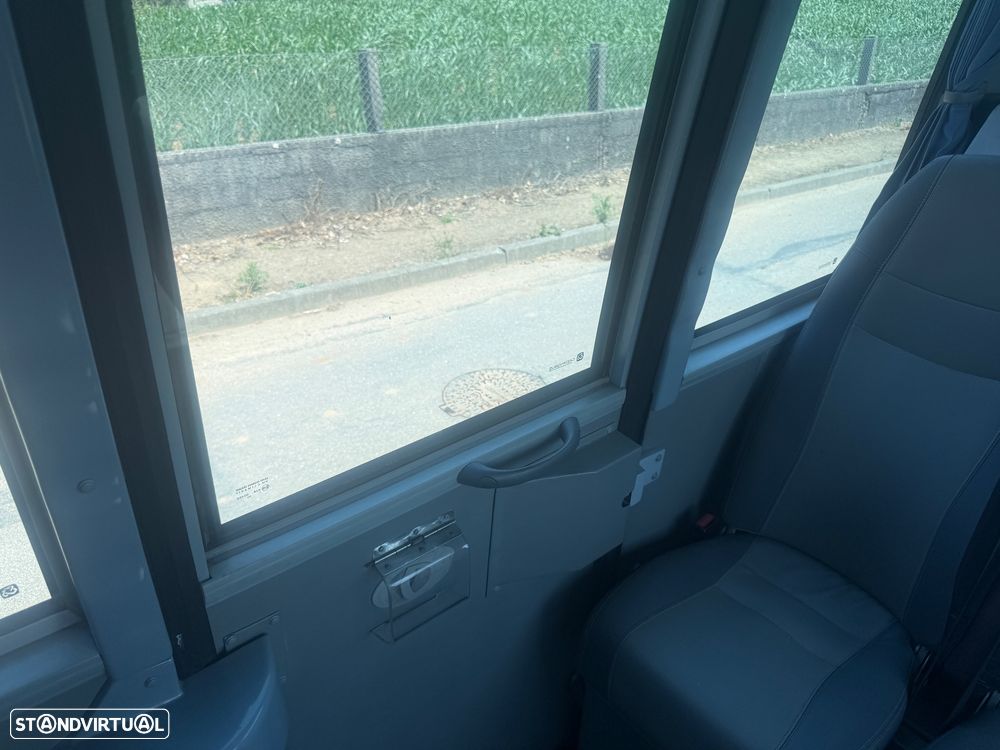 Volkswagen CRAFTER 2.5 TDI MINI BUS 16 Lugares - 15