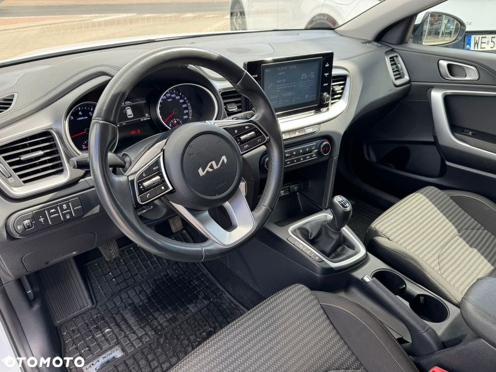 Kia Ceed 1.5 T-GDI M - 9