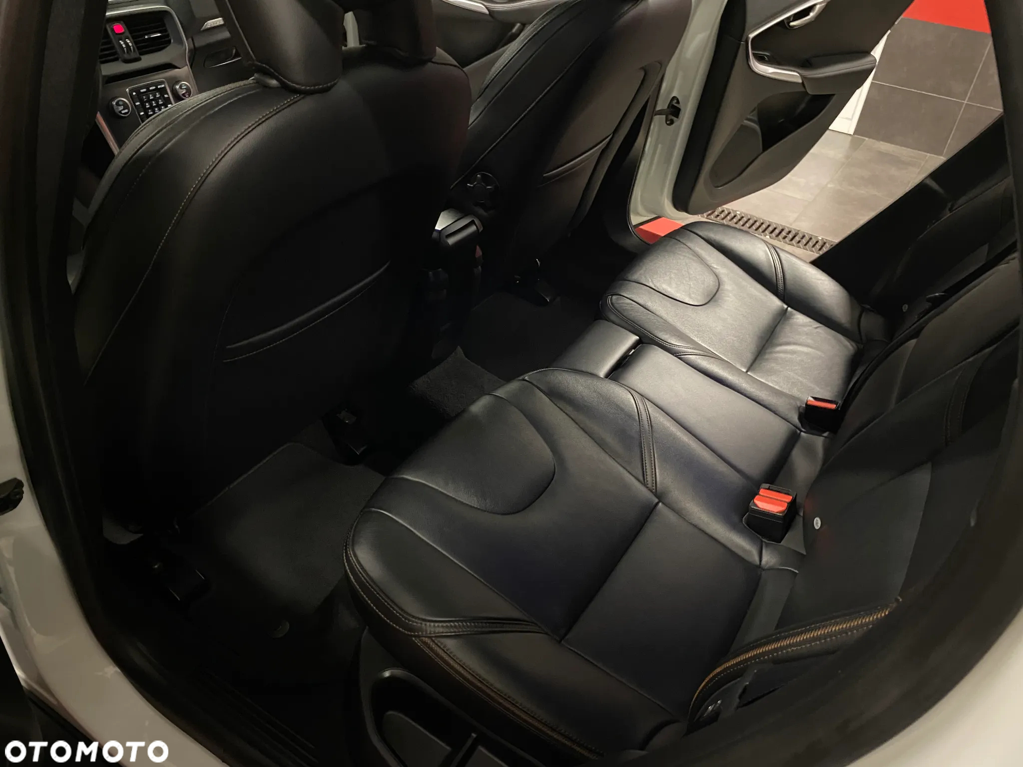 Volvo V40 Cross Country D2 Summum - 22