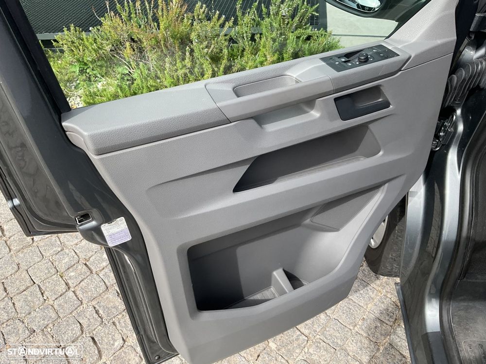 VW Transporter 2.0 TDI - 17