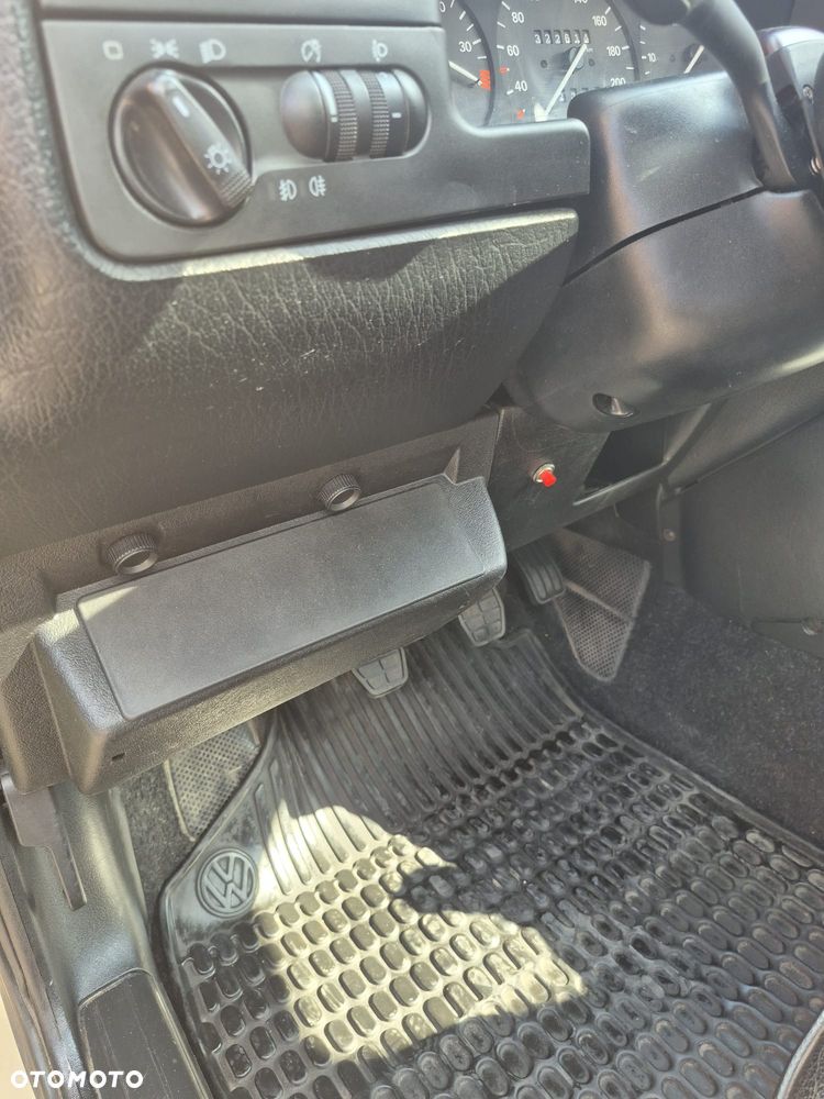 Volkswagen Passat 1.9 TDI CL - 10