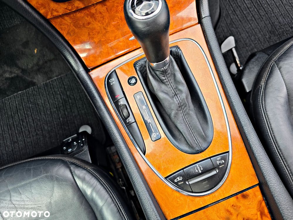Mercedes-Benz Klasa E 500 4Matic Automatik Avantgarde - 29