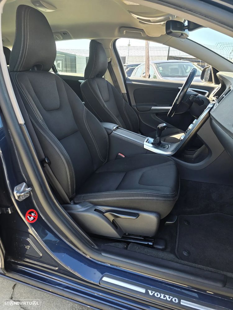 Volvo V60 2.0 D4 Kinetic - 8