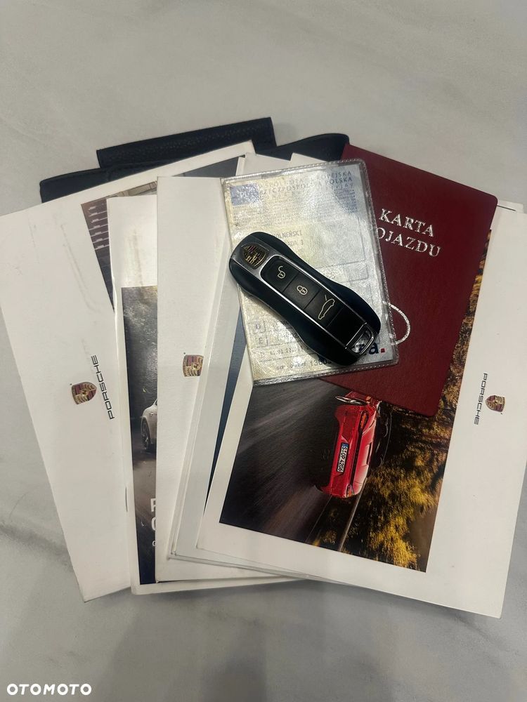 Porsche Panamera 4S - 24