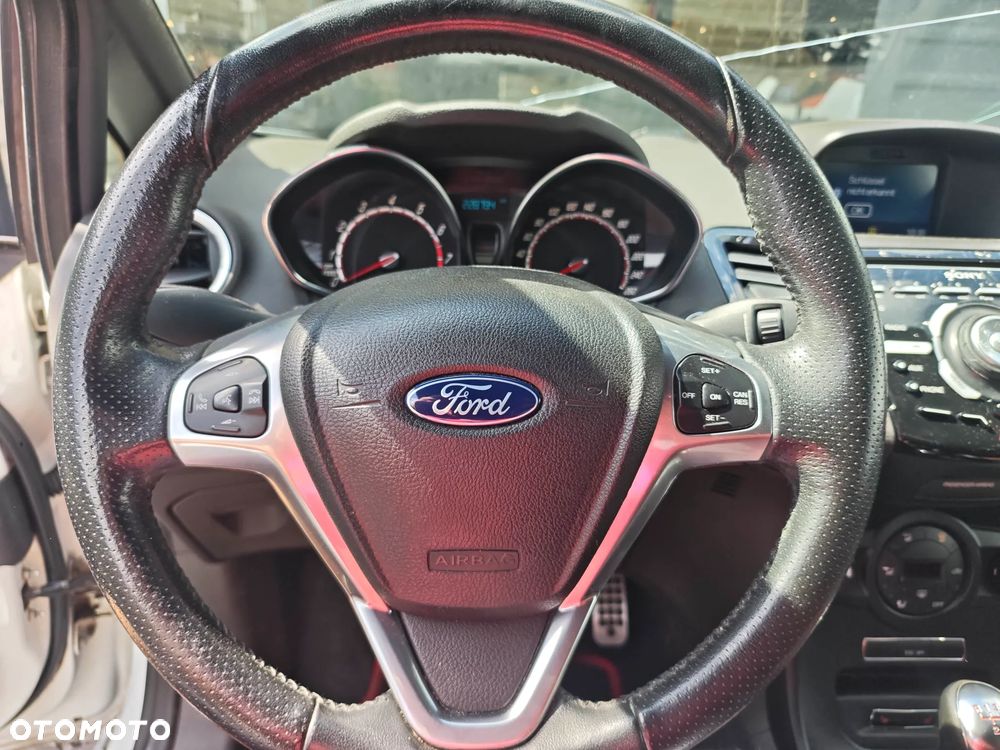 Ford Fiesta 1.6 EcoBoost ST - 13