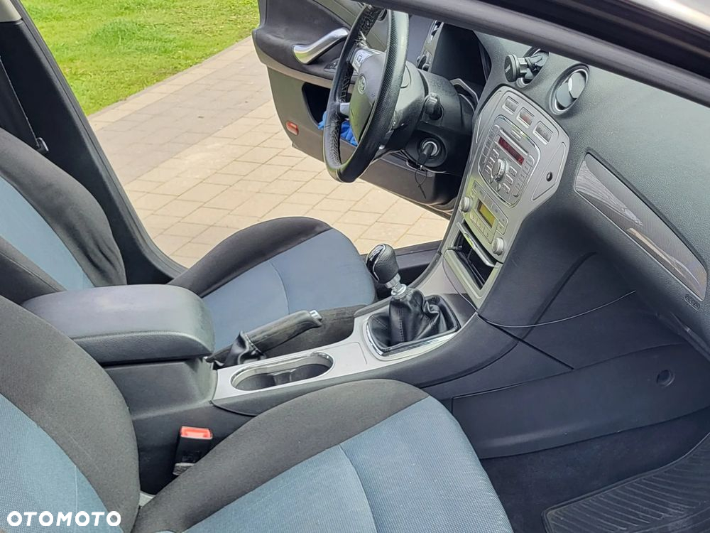 Ford Mondeo 1.8 TDCi Silver X - 16