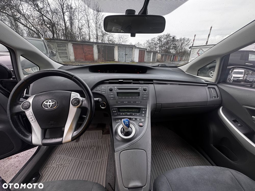 Toyota Prius (Hybrid) Comfort - 19