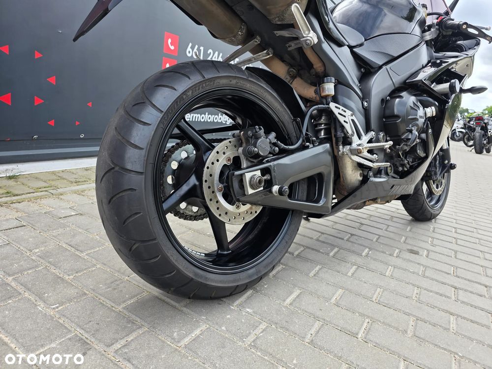 Yamaha R1 - 20