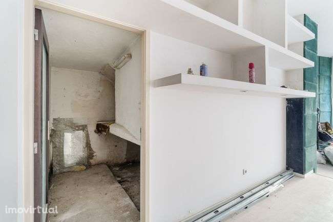 Loja Espaçosa em Rua de Santo Adrião – Braga - Grande imagem: 4/9