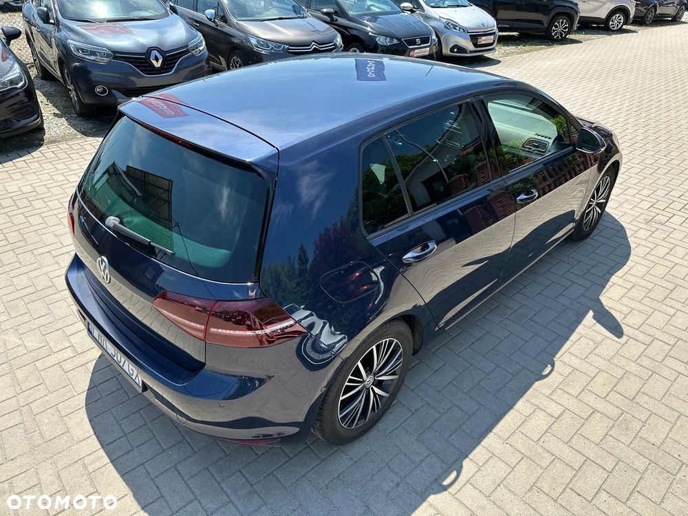 Volkswagen Golf - 34
