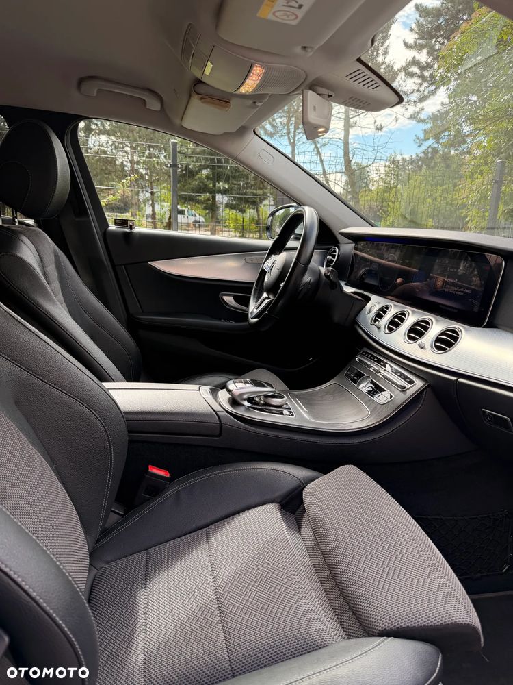 Mercedes-Benz Klasa E 220 d 4-Matic AMG - 19