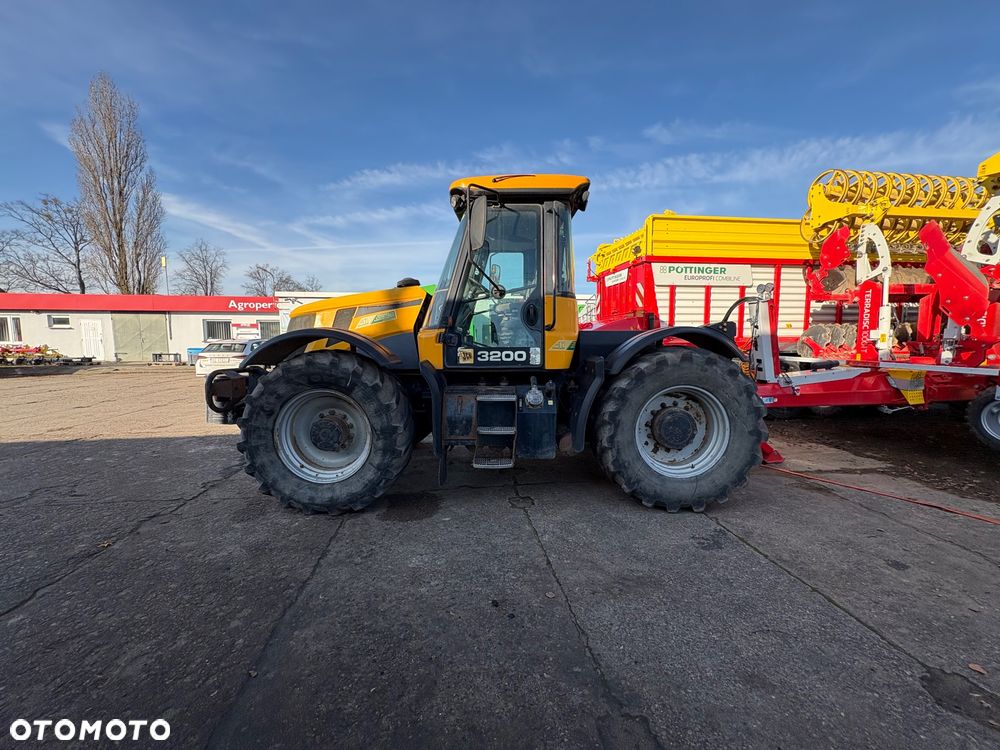 JCB 3200 - 2