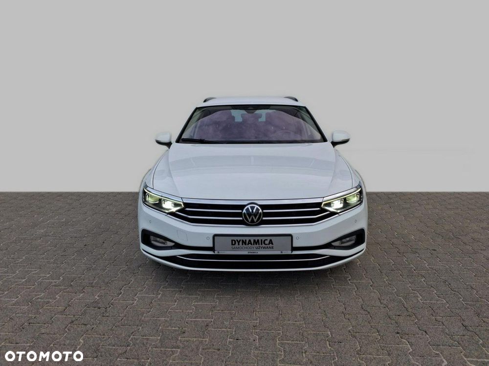 Volkswagen Passat - 2
