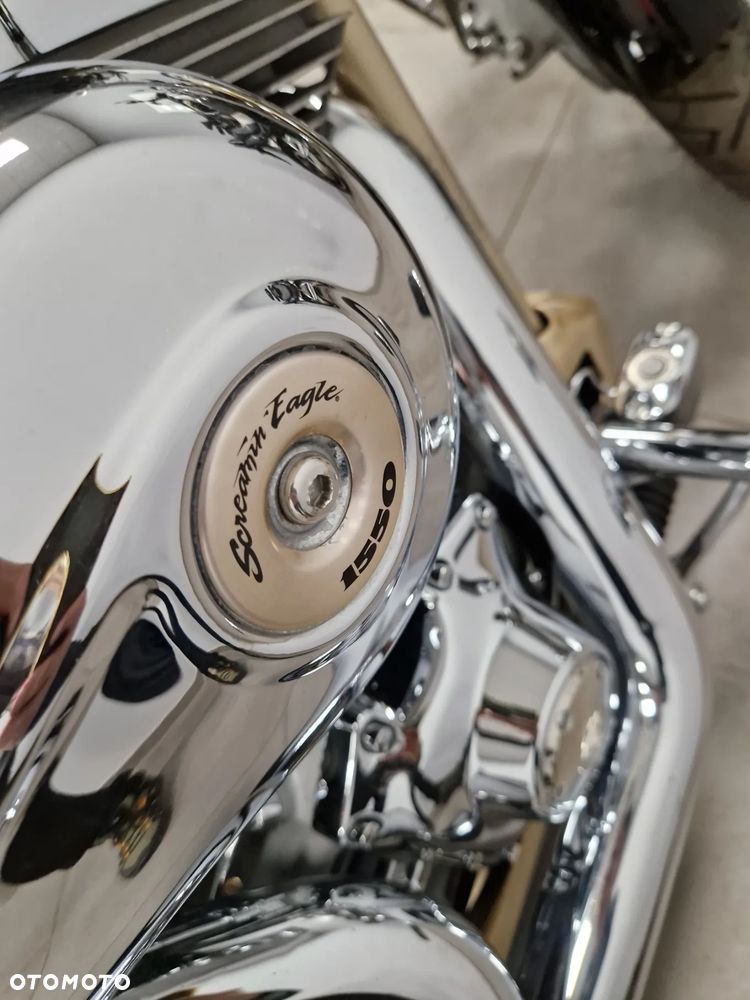 Harley-Davidson Softail Custom - 18