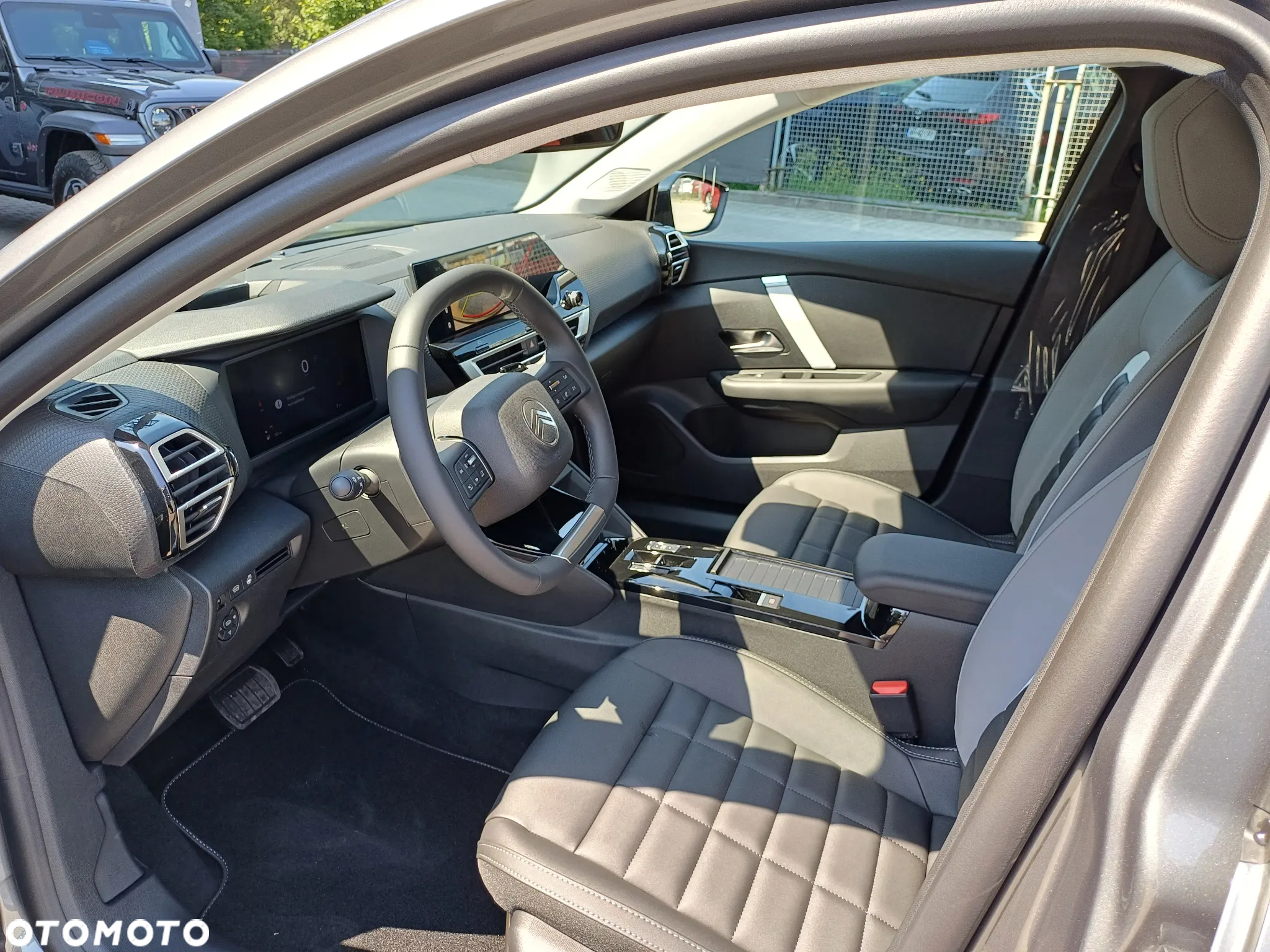 Citroën C4 1.2 PureTech Max S&S EAT8 - 13