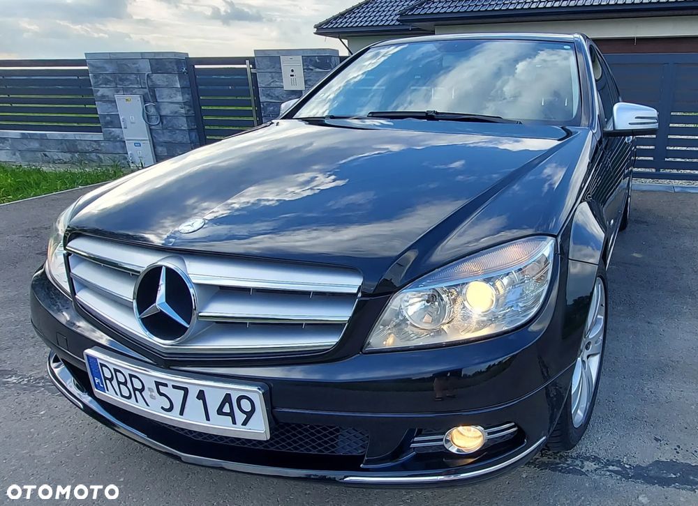 Mercedes-Benz Klasa C 200 CGI Automatik BlueEFFICIENCY Avantgarde - 12