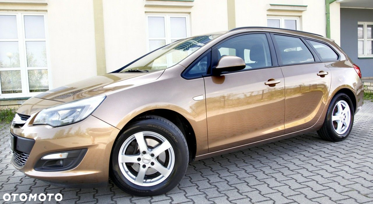 Opel Astra IV 2.0 CDTI Cosmo - 6