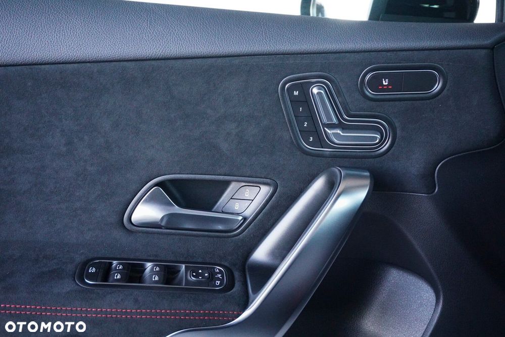 Mercedes-Benz Klasa A 35 AMG 4-Matic 8G-DCT - 17
